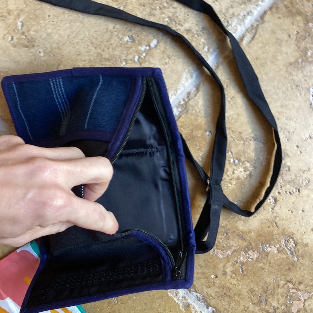 Embroidery purse wallet  new with adjustable strap - Picture 11 of 11